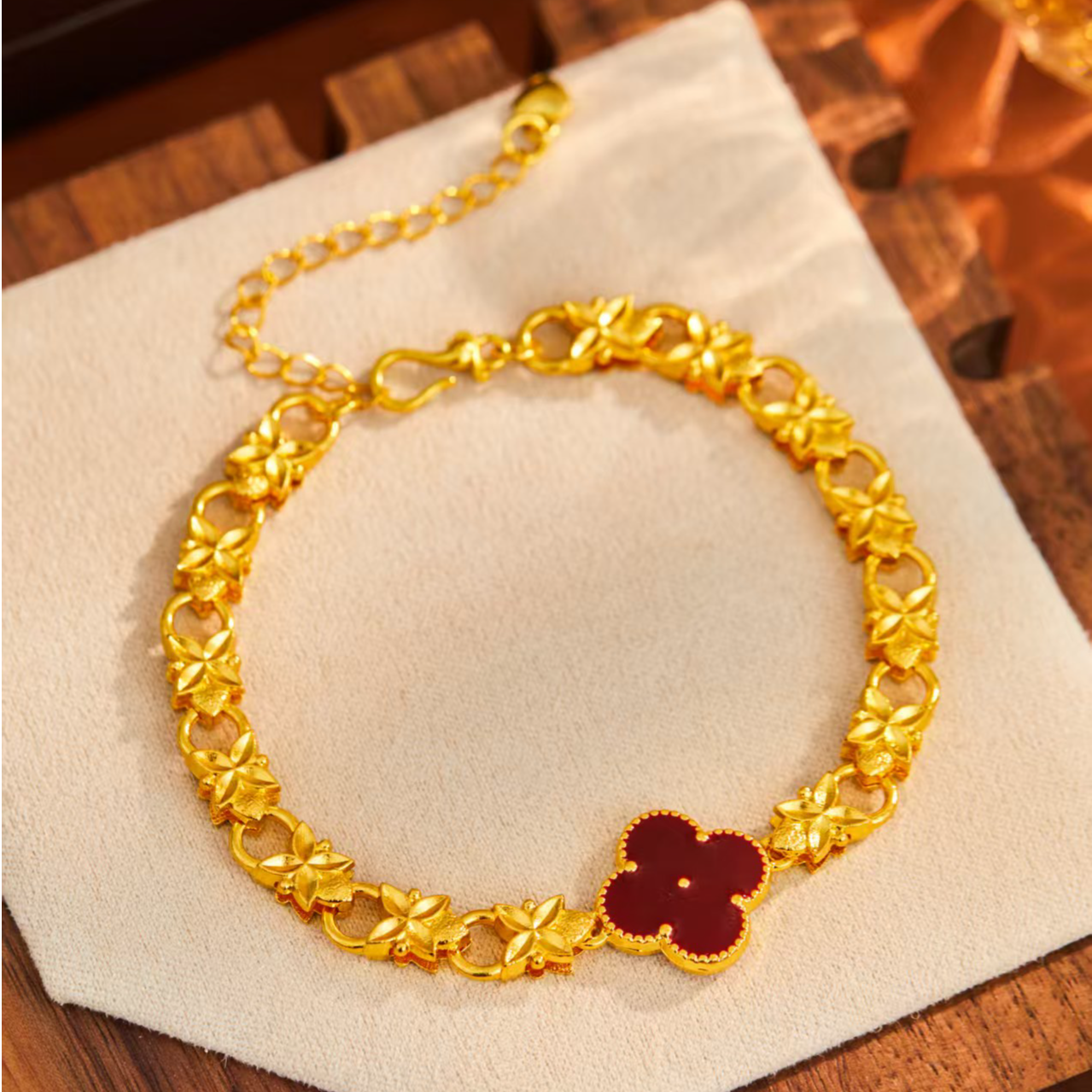 鸿运当头红色四叶草手链