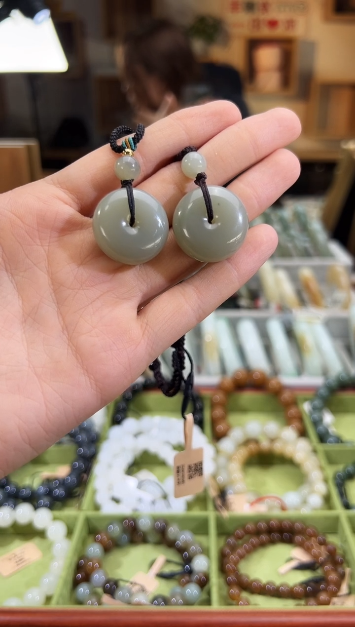 吊坠(赠链)未镶嵌和田玉新疆和田玉平安扣