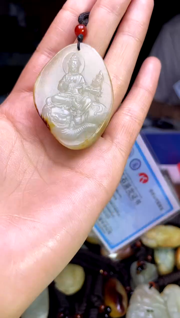 和田玉未镶嵌颈饰1