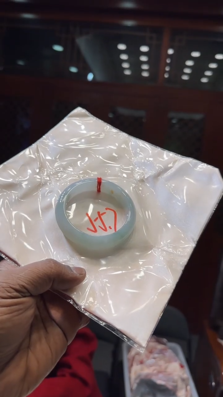 【闪购商品】翡翠手镯未镶嵌手镯