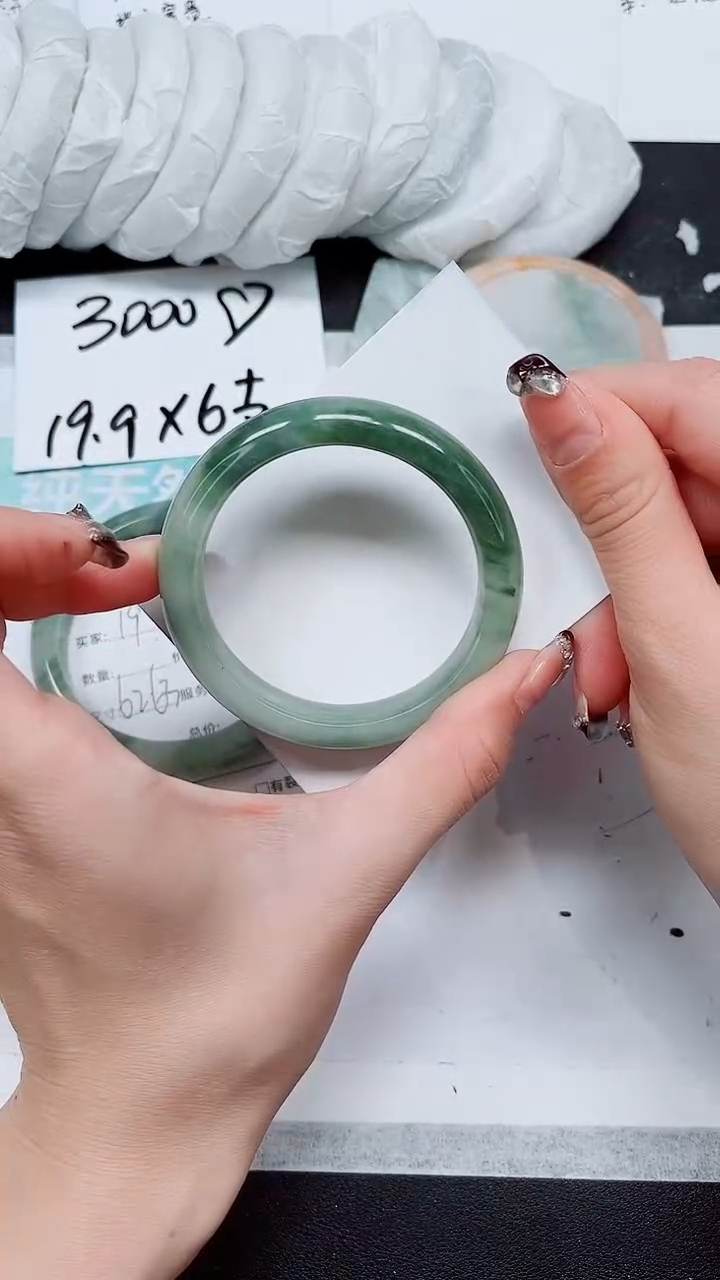 【闪购商品】石英质玉手镯未镶嵌A20-53/54