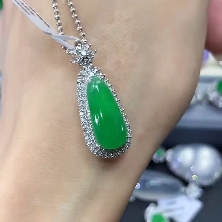翡翠吊坠(不含链)18K金镶嵌w22