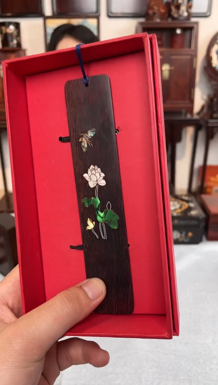 【闪购商品】紫檀木类成套家具书签