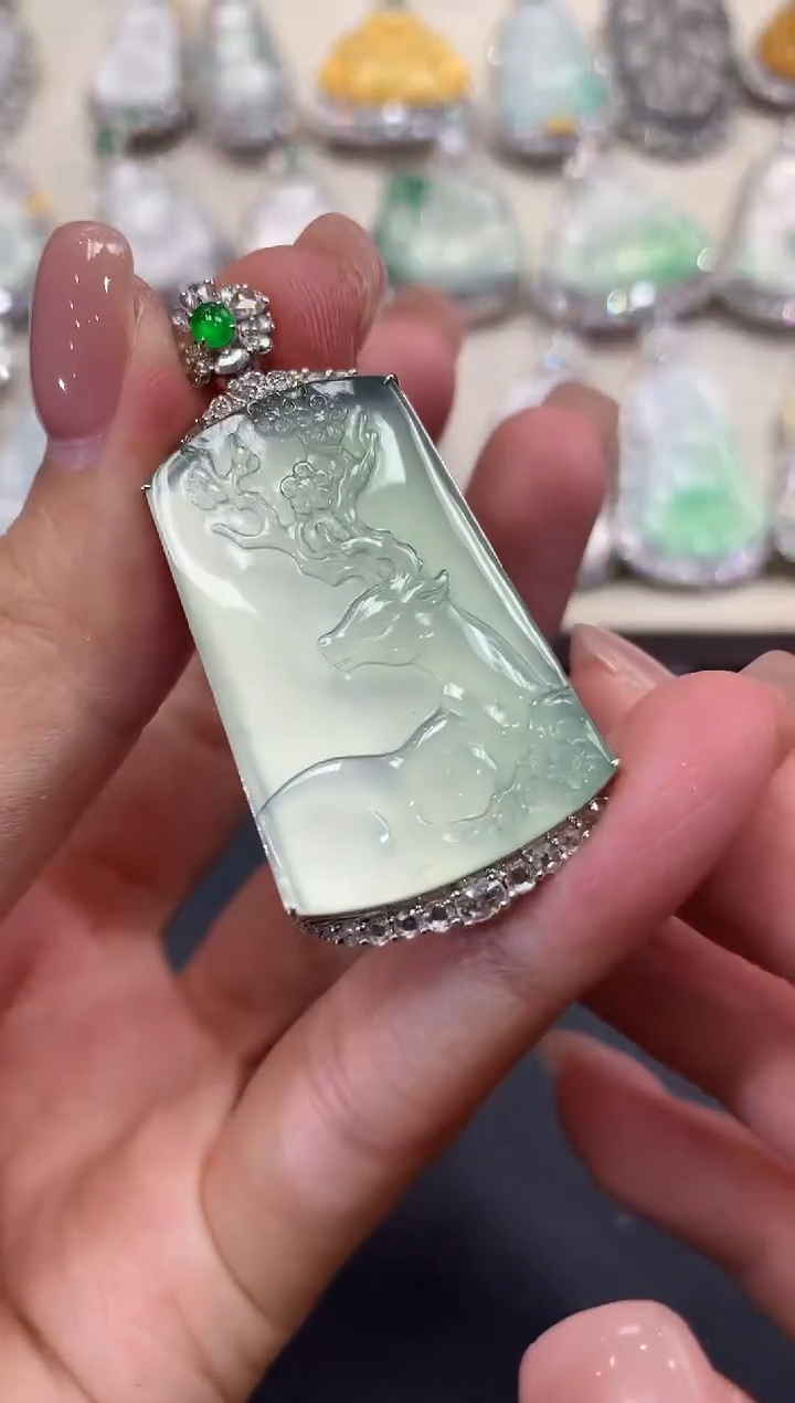 【闪购商品】翡翠吊坠(不含链)18K金镶嵌a137       