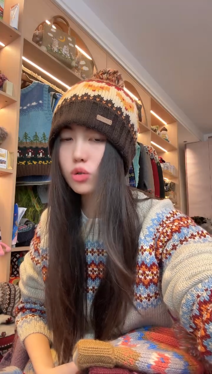 羊毛咖色翻边狐狸帽