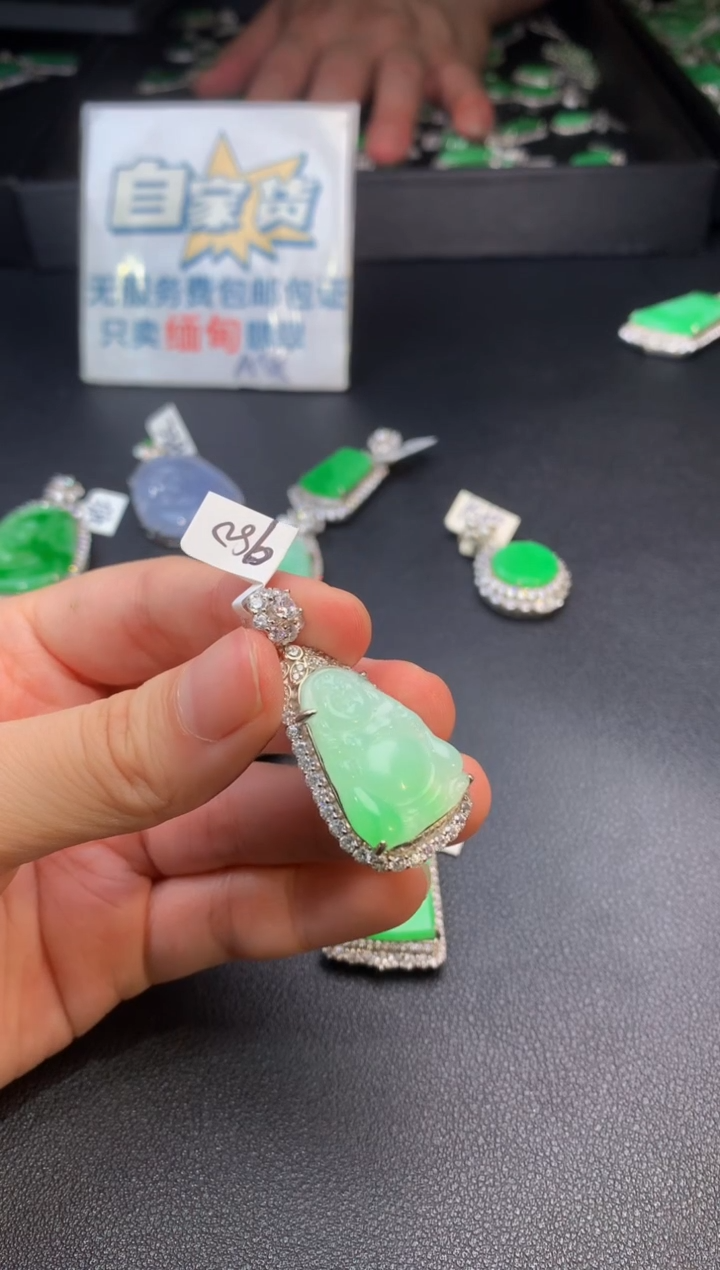 翡翠银S925镶嵌颈饰翡翠