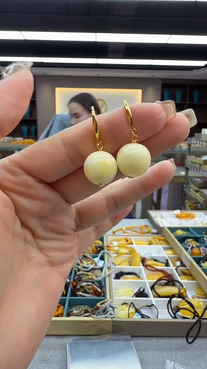 琥珀未镶嵌耳饰84秒拍号 假一罚三 