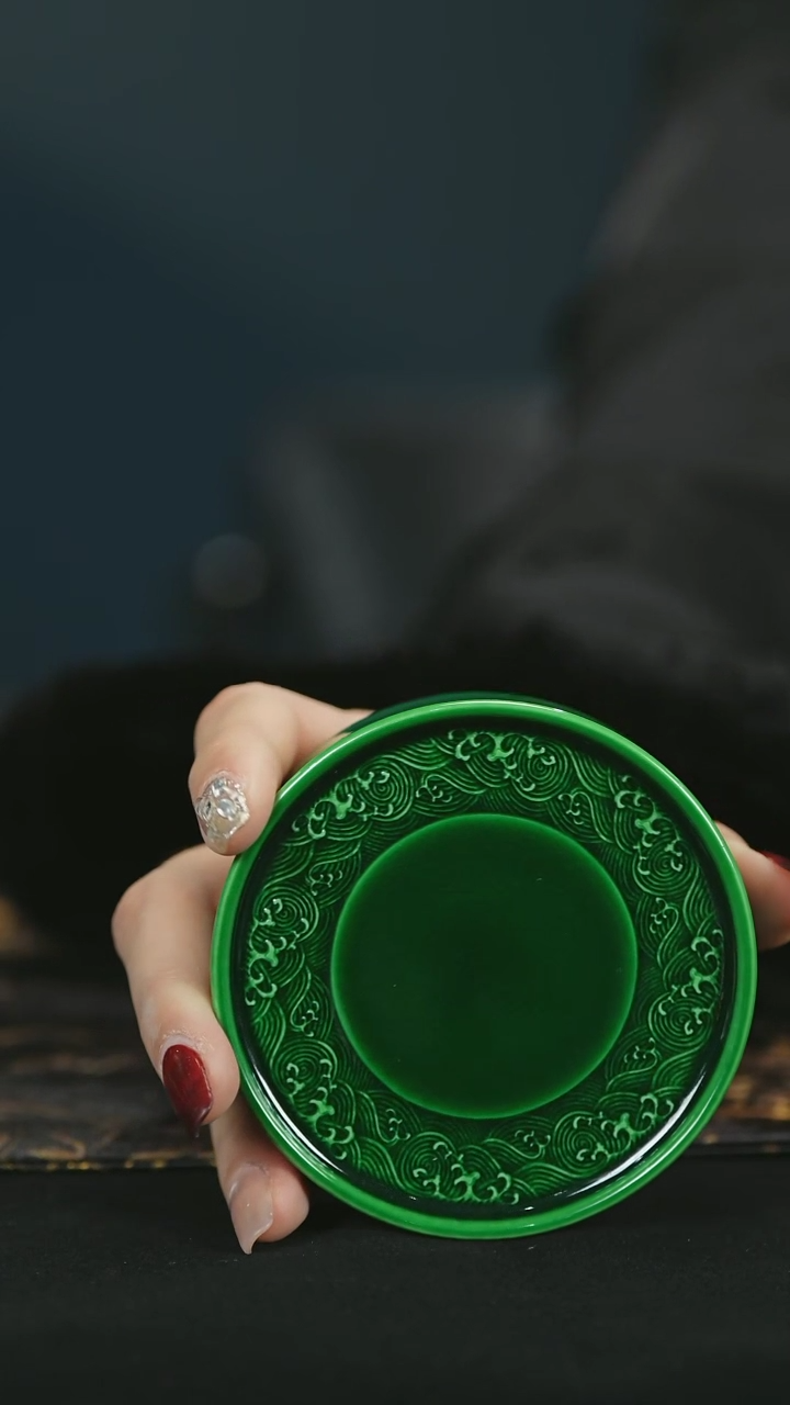 【闪购商品】瓷唐里地王郎窑绿雕刻盖置