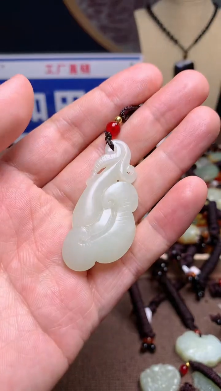 【闪购商品】和田玉颈饰未镶嵌1