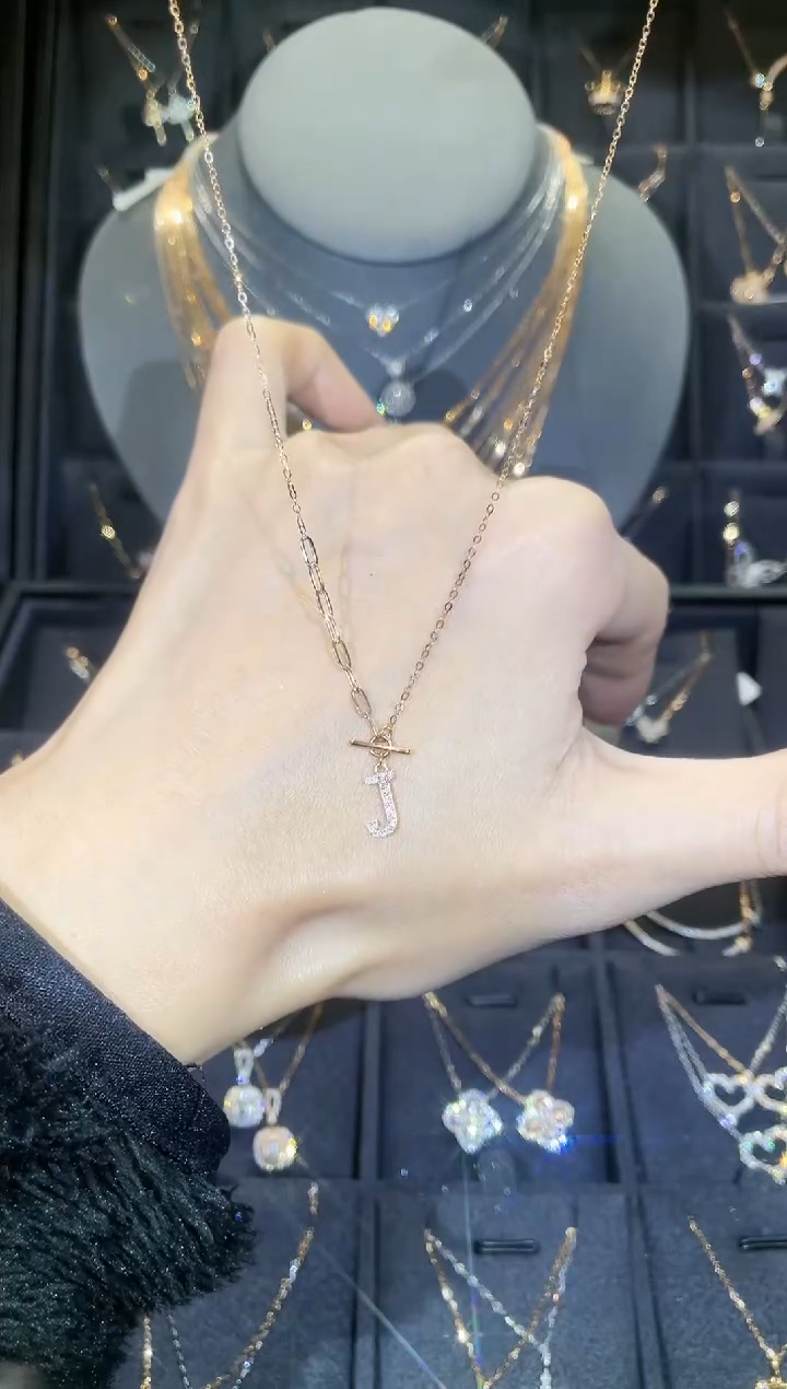 【闪购商品】钻石套链18K金镶嵌18K金玫 多人 字母J
