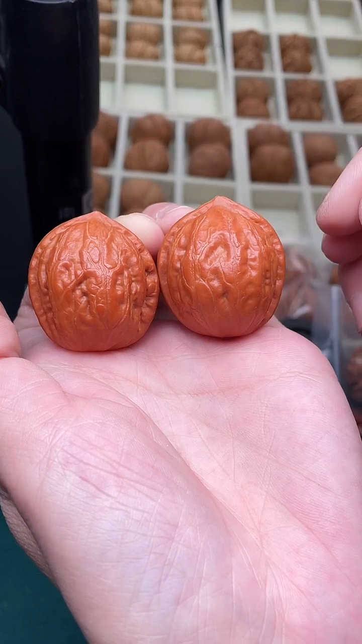 把件文玩核桃红皮佛肚