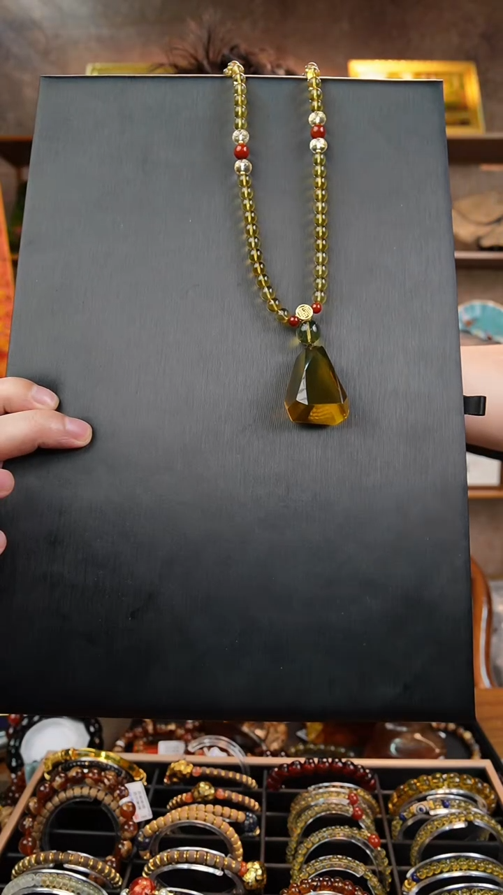 【闪购商品】琥珀颈饰未镶嵌蓝珀钻切 