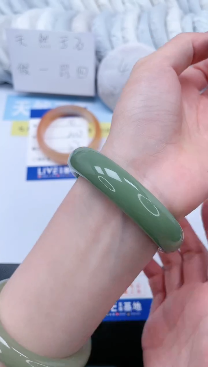 【闪购商品】石英质玉手镯未镶嵌T88-59