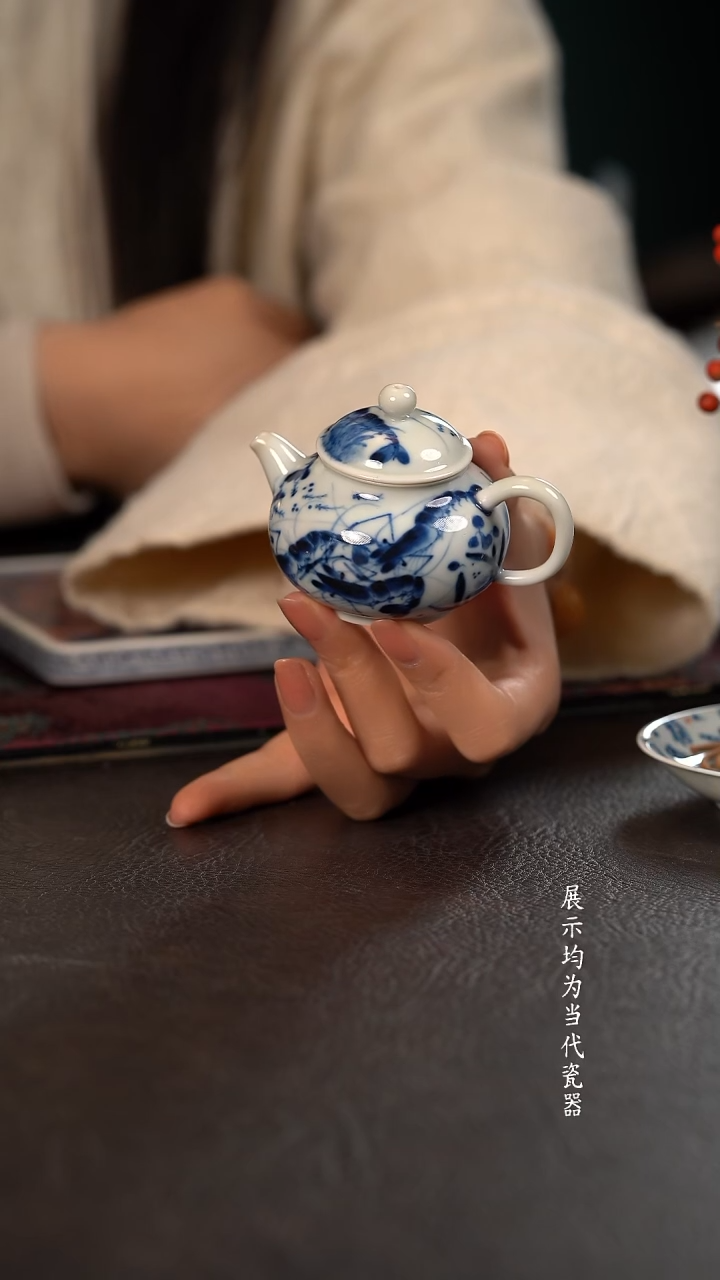 柴窑洪印慕明 虾趣小壶
