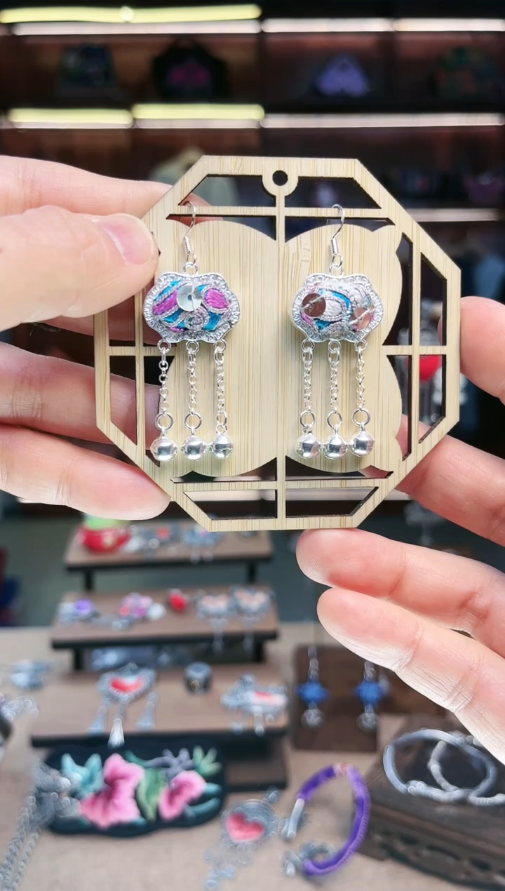 【闪购商品】织绣1756黔东南苗族刺绣