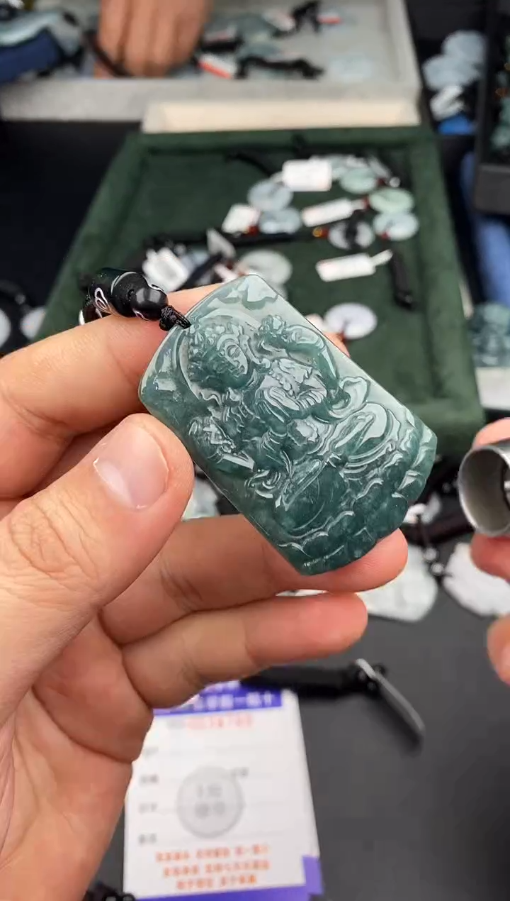 【闪购商品】翡翠颈饰未镶嵌  天然翡翠，一物一图