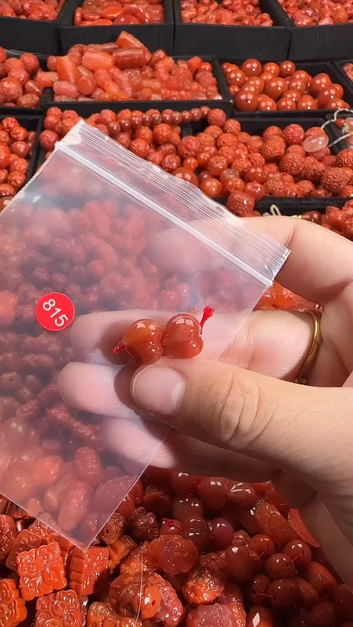 颈饰未镶嵌南红玛瑙1