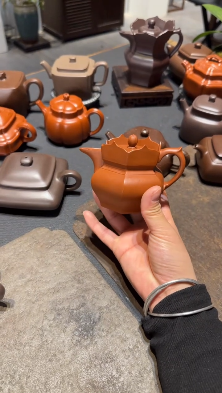 【闪购商品】紫砂茶壶朱泥小僧帽 135cc