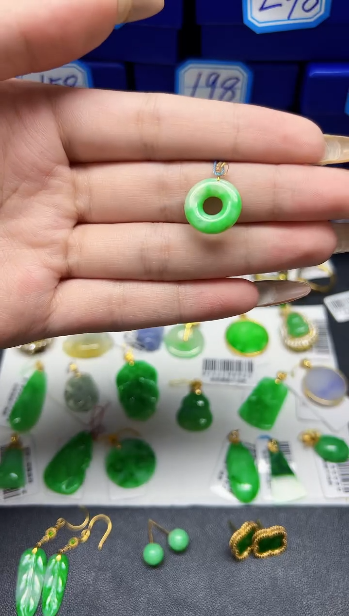 【闪购商品】翡翠颈饰18K金镶嵌Y缅料A货/支持复检/一件