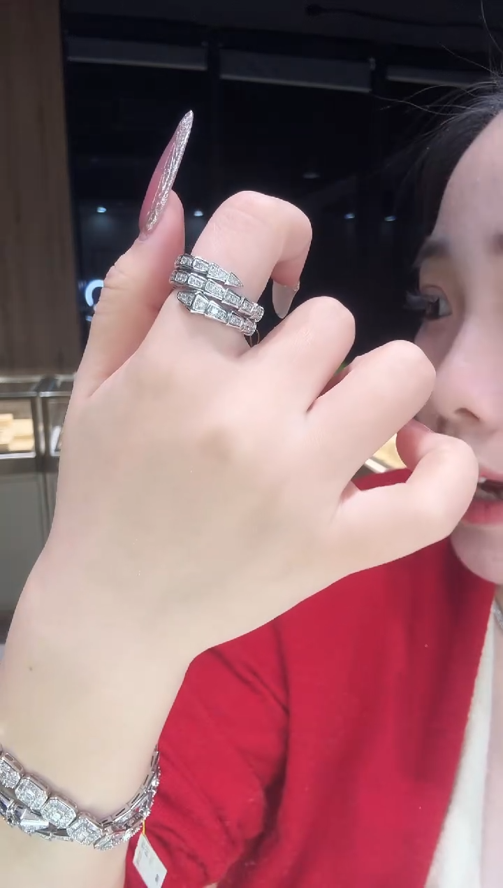 【闪购商品】钻石戒指18K金镶嵌三圈蛇戒