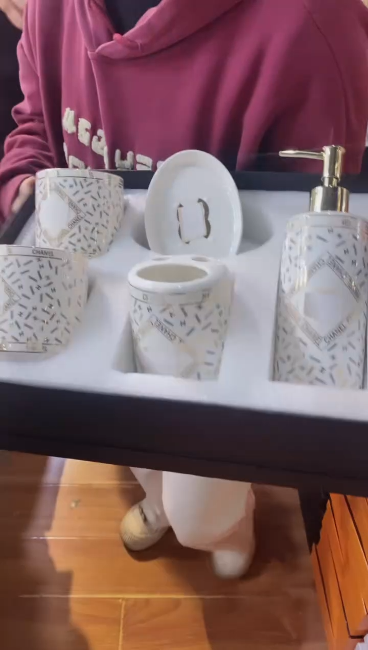 【闪购商品】杯鸿辉家品牌瓷器，京东包邮！