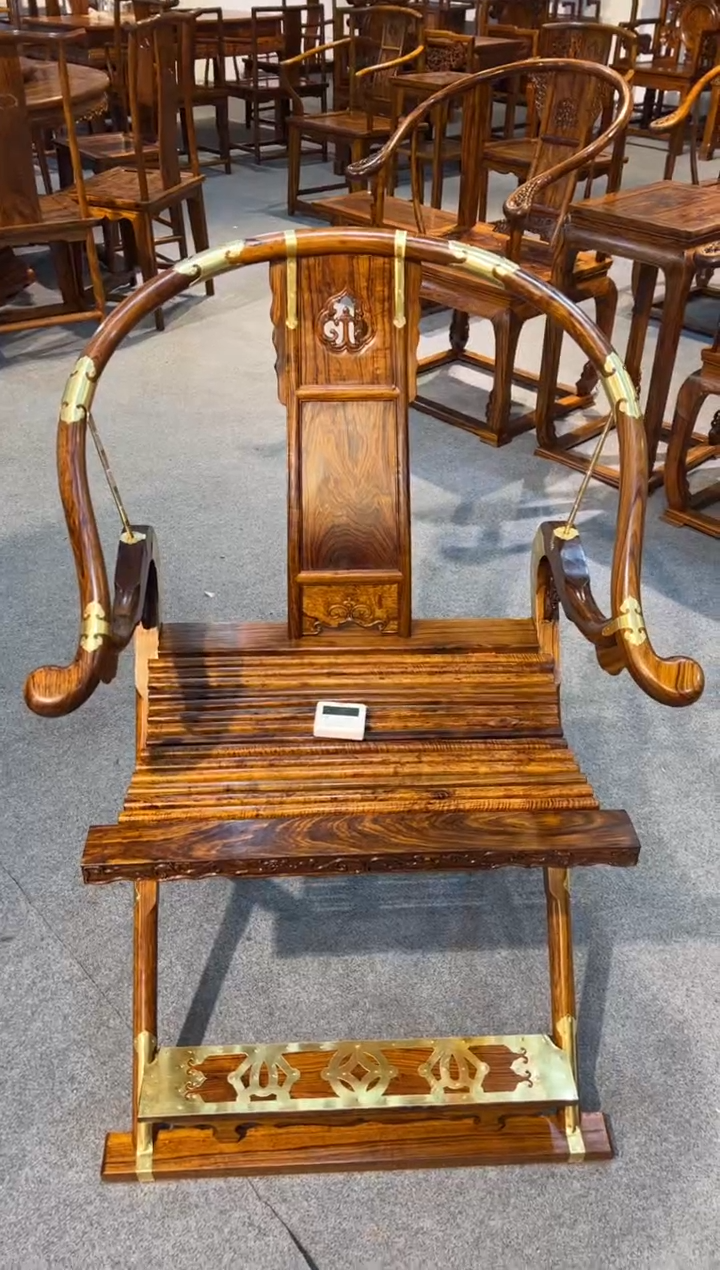 【闪购商品】花梨木类木雕椅子一只