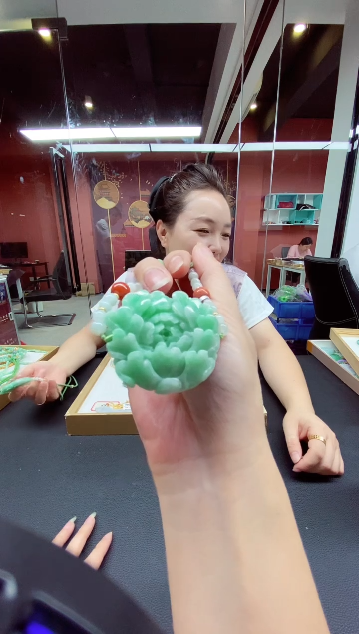 翡翠未镶嵌颈饰翡翠吊坠