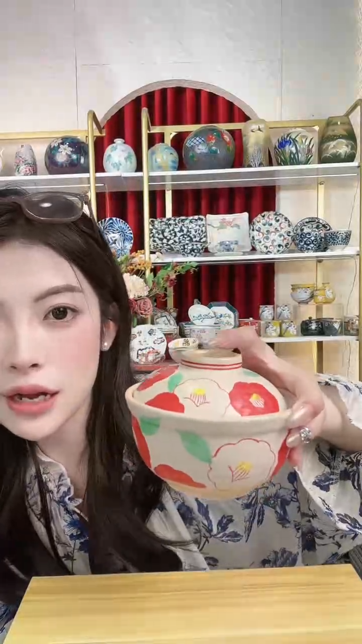 陶瓷红花盖碗12cm一只