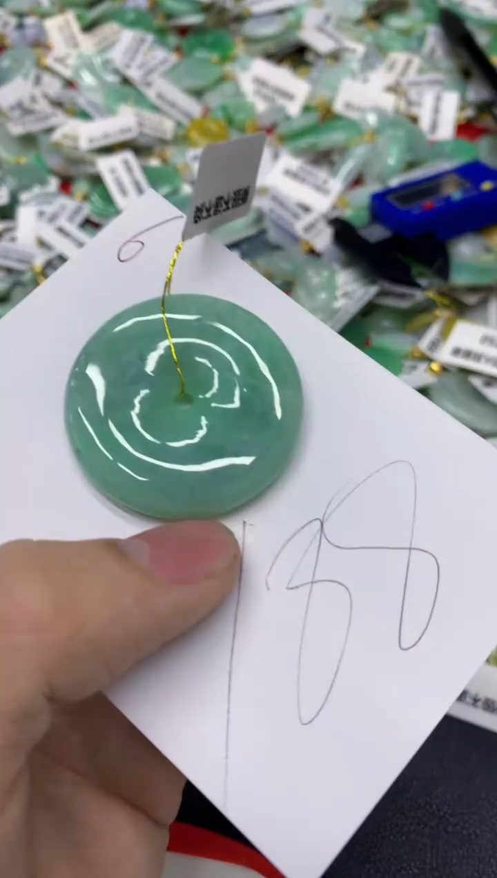 【闪购商品】翡翠颈饰未镶嵌1111111111