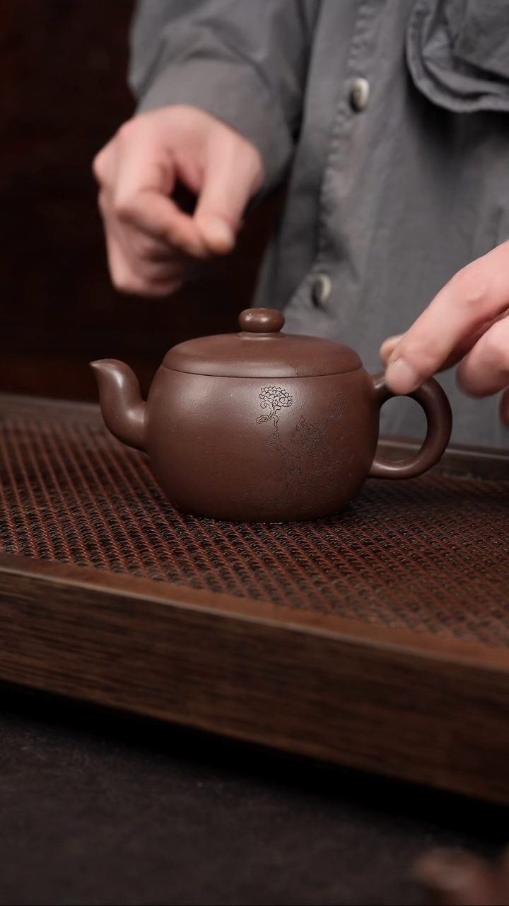 【闪购商品】紫砂茶壶底槽清刻绘君玉