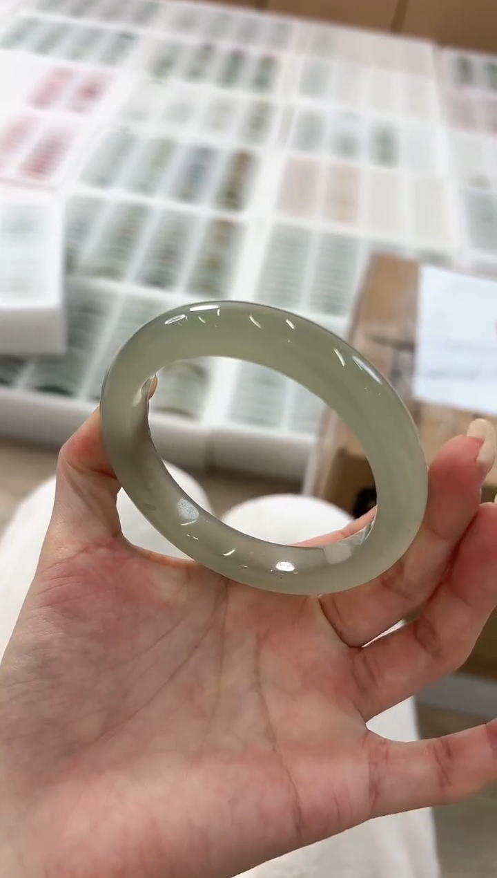 未镶嵌手镯石英质玉88-60D