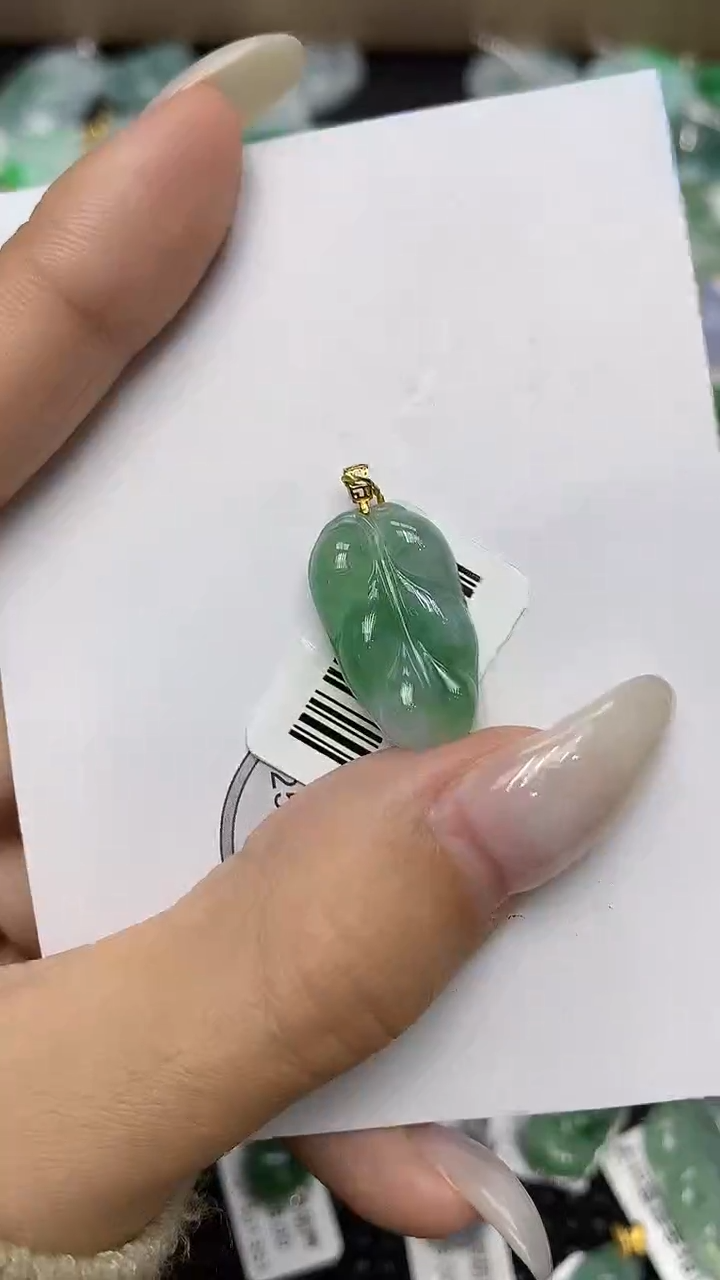 颈饰18K金镶嵌翡翠111111111111111