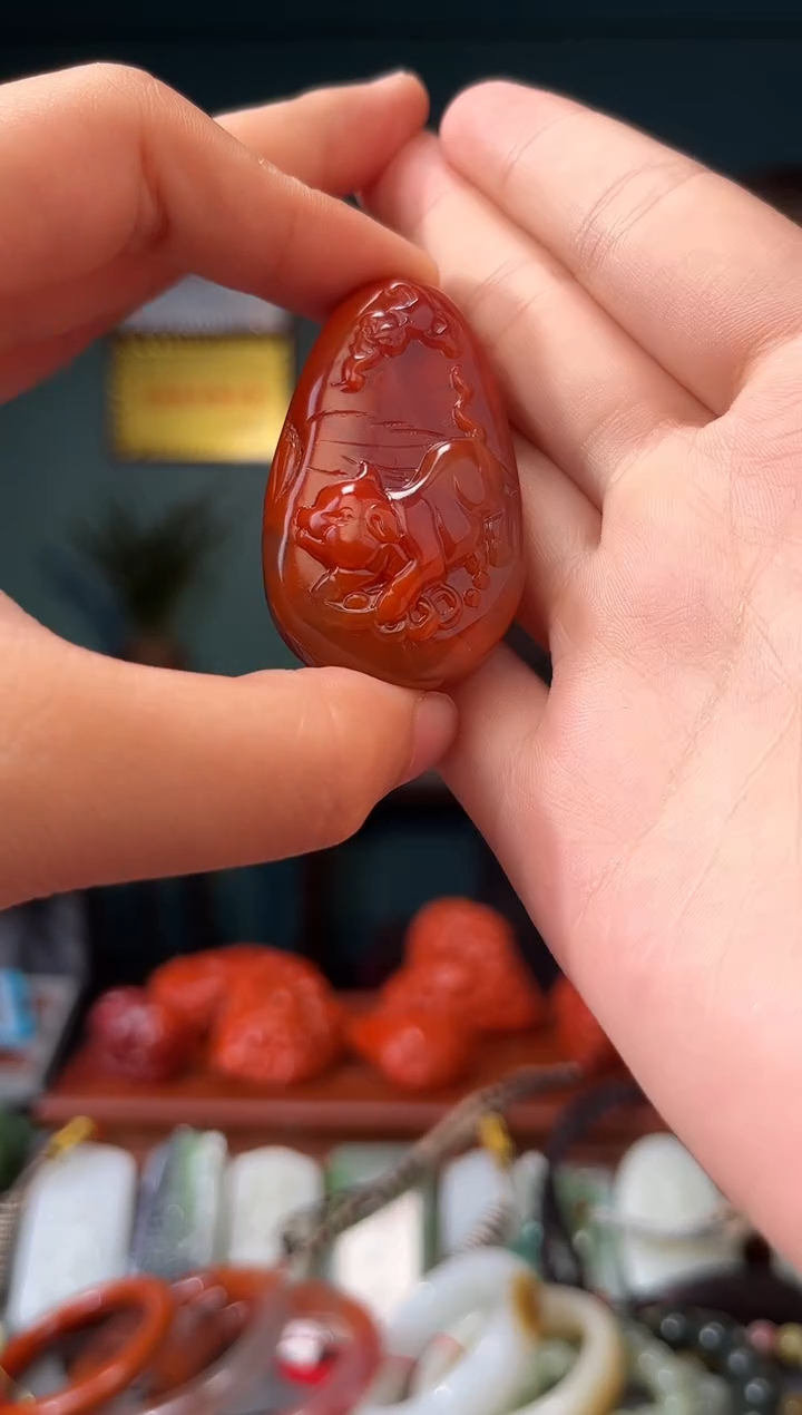 南红玛瑙未镶嵌颈饰吊坠