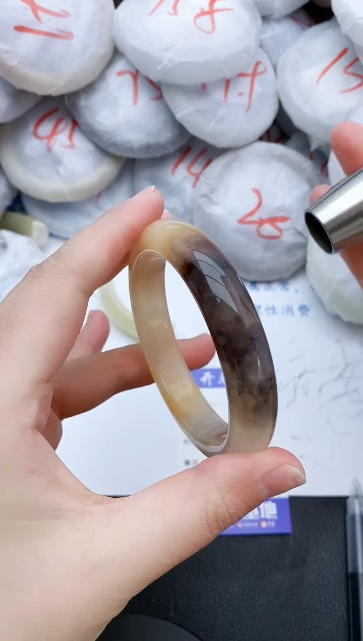 【闪购商品】石英质玉手镯未镶嵌200+58/59