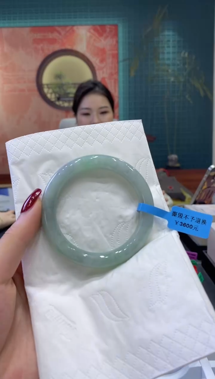 【闪购商品】翡翠手镯未镶嵌多人02338