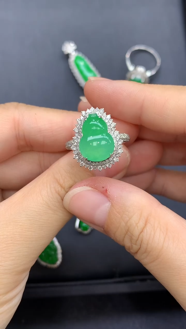 18K金镶嵌戒指翡翠554-中国好珍宝