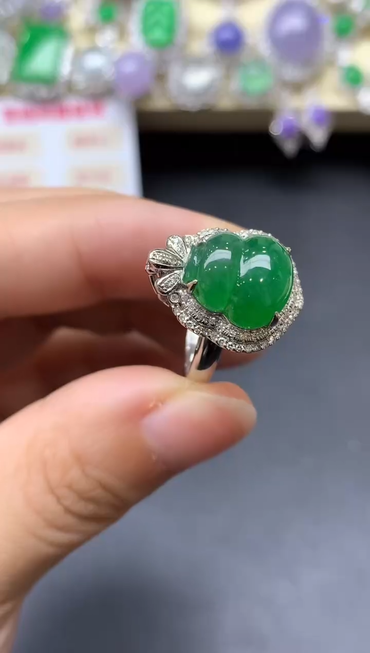 18K金镶嵌戒指翡翠196中国好珍宝