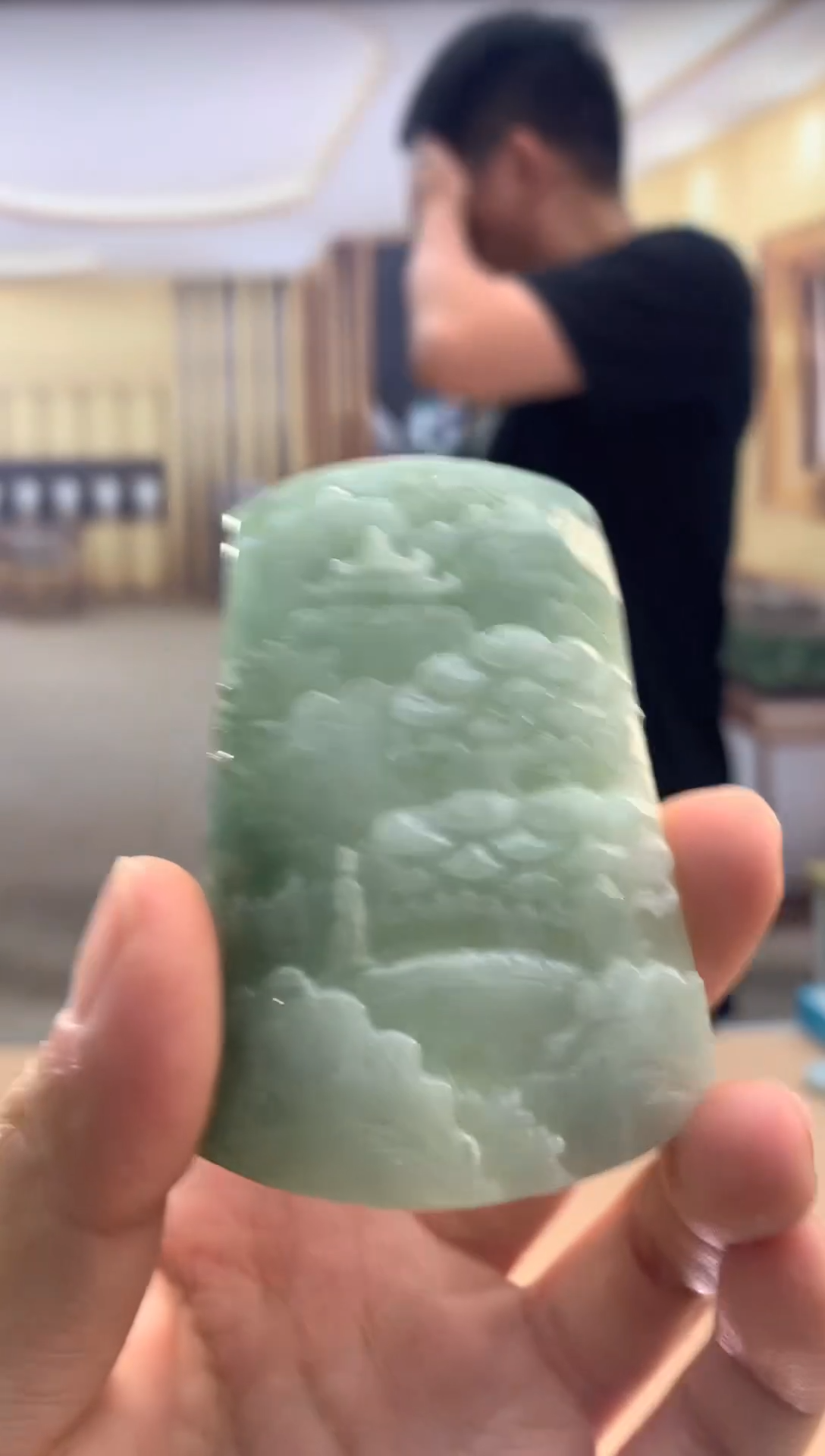 颈饰未镶嵌翡翠夜***僧翡翠挂件