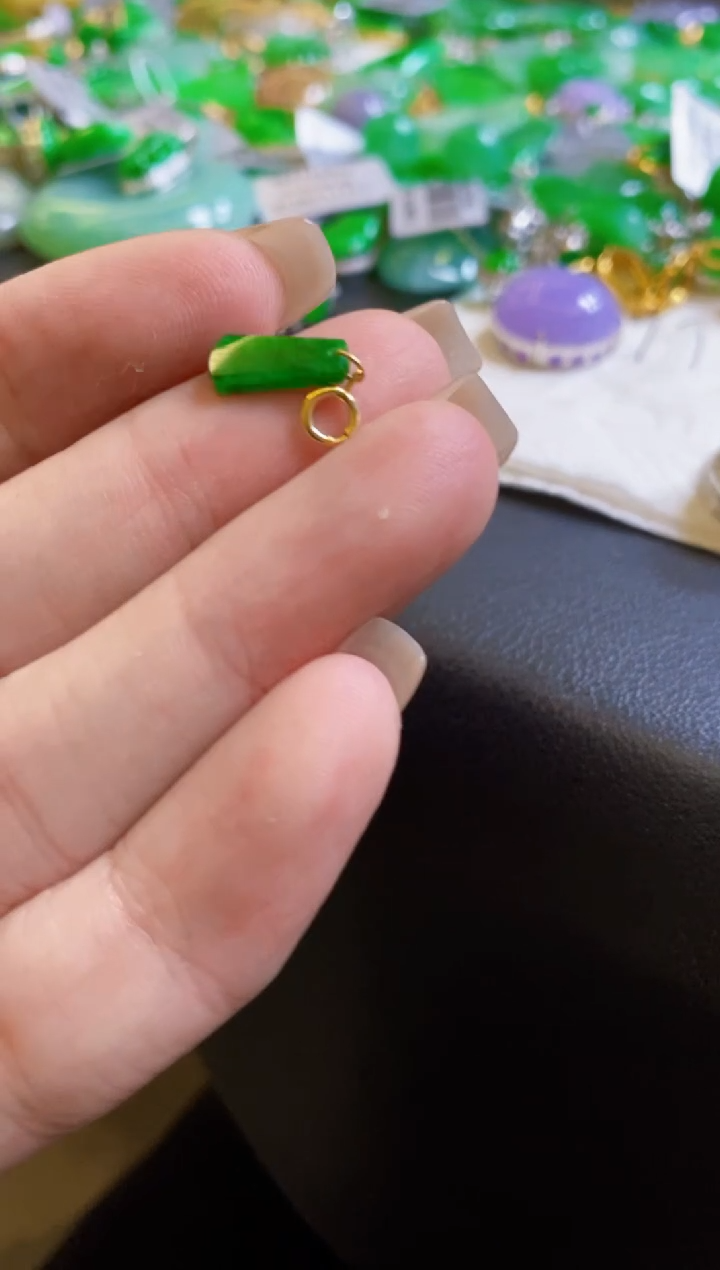 【闪购商品】定制翡翠18K金镶嵌吊坠