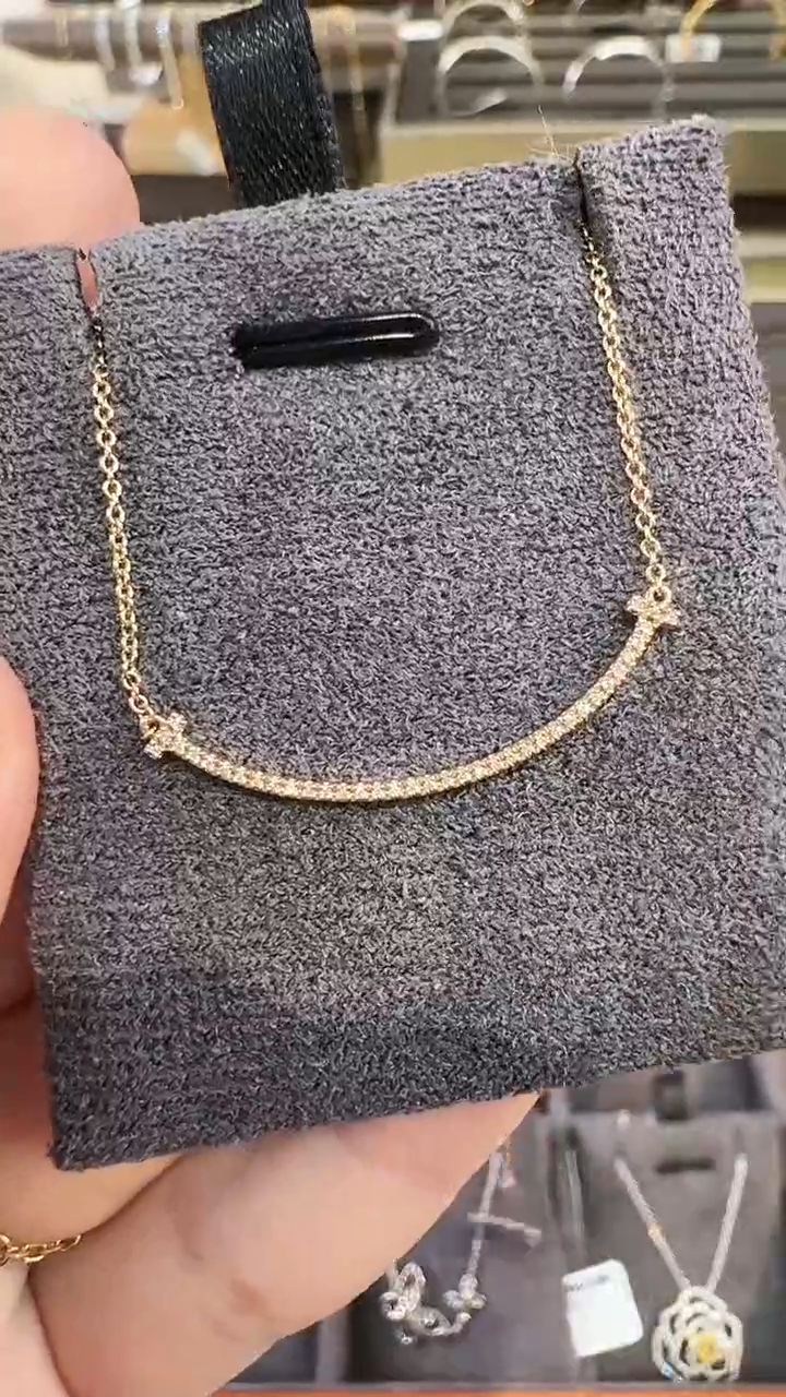 【闪购商品】钻石颈饰18K金镶嵌笑脸项链