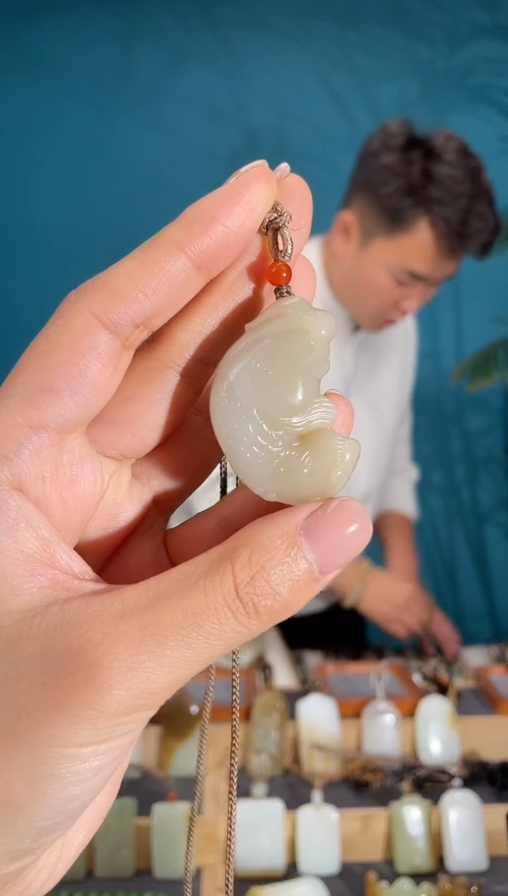 颈饰未镶嵌和田玉1