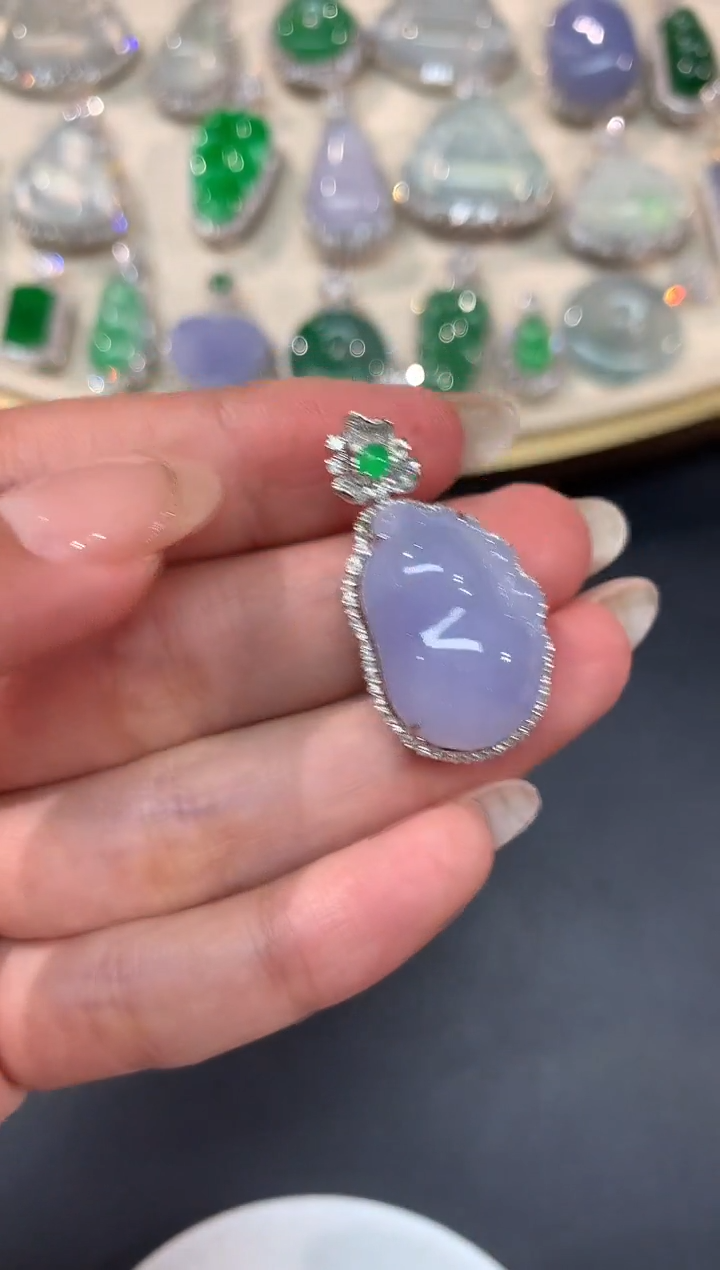 【闪购商品】翡翠吊坠(不含链)18K金镶嵌A725|8800