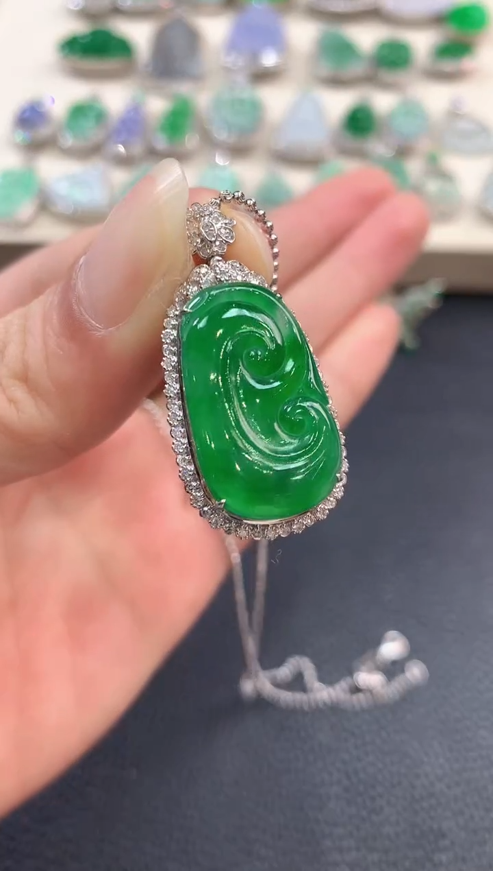 【闪购商品】翡翠吊坠(不含链)18K金镶嵌n63     