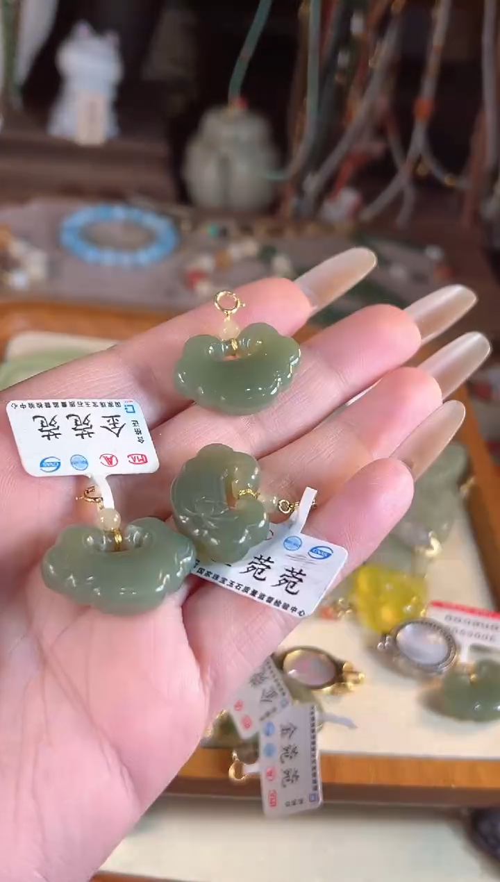 【闪购商品】和田玉吊坠(不含链)银S925镶嵌多样性发货其一