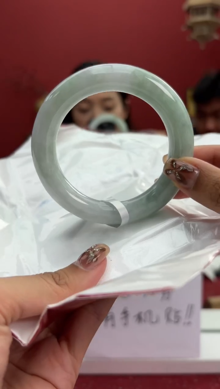 【闪购商品】翡翠手镯（圆镯）未镶嵌1手镯