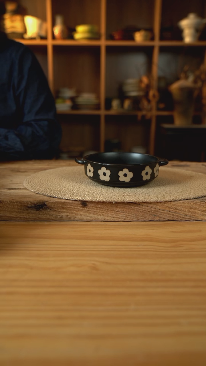 黑色雕刻小花花系列的6英寸双耳小盘1个