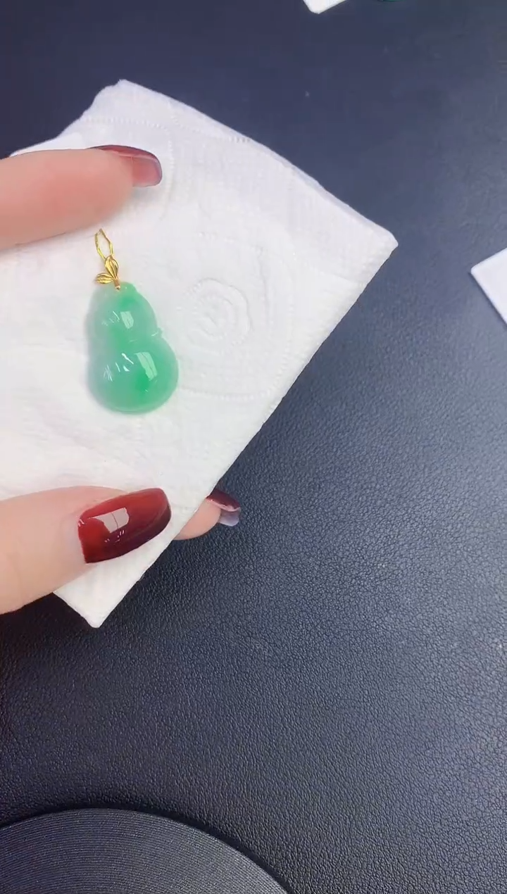 颈饰18K金镶嵌翡翠缅甸天然翡翠A货