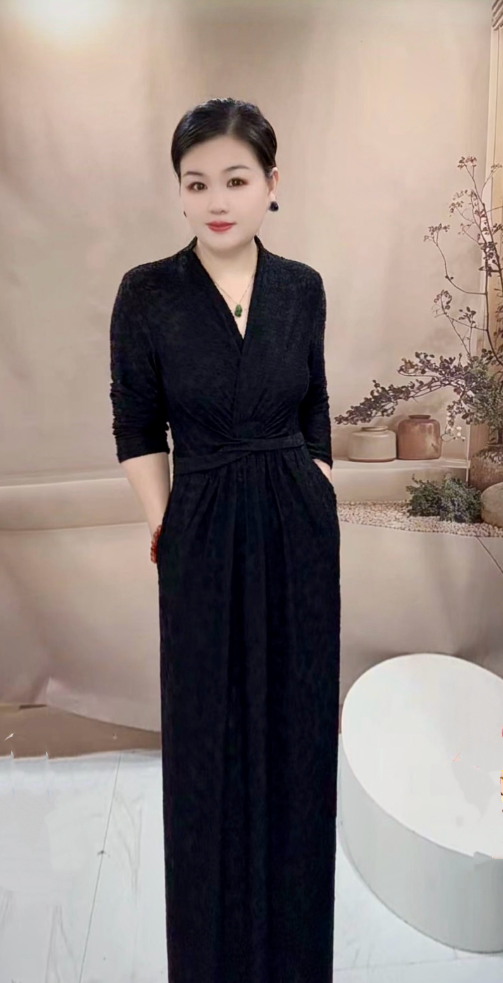 2025春夏新款提花工艺长款法式收腰显瘦奢华气质包裹连衣裙