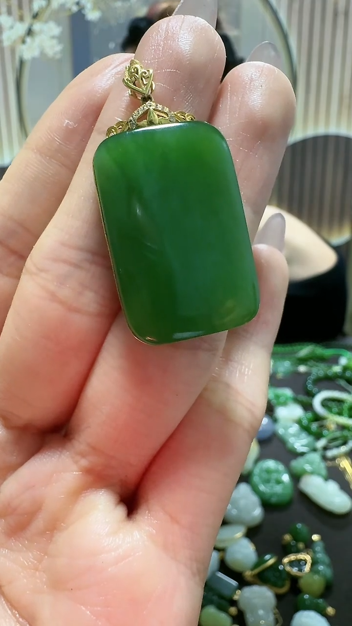 和田玉18K金镶嵌挂件1