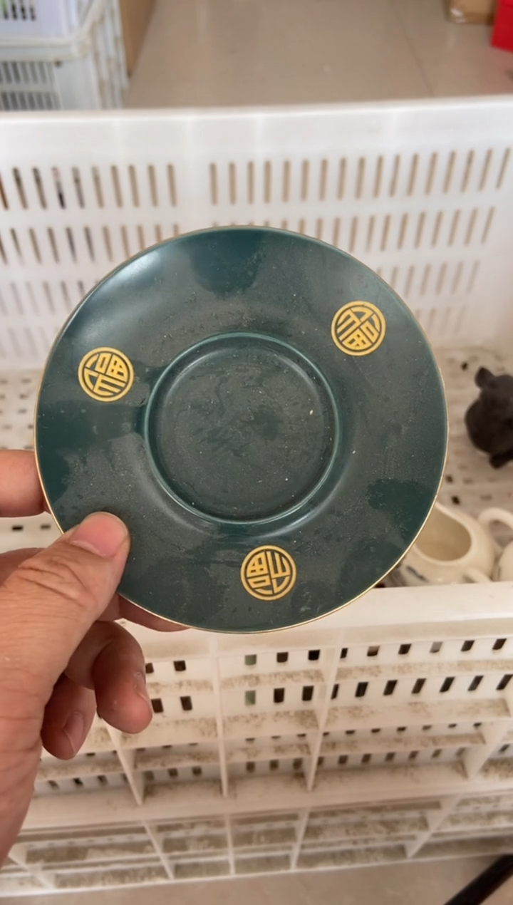 无运费险有瑕疵的摄影的产品有使用过的痕迹有点脏介意勿拍